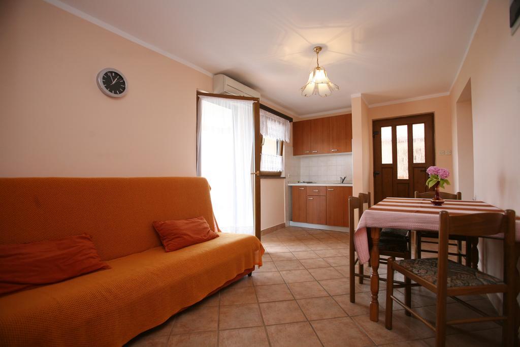 Apartments Neda - Porec South Phòng bức ảnh