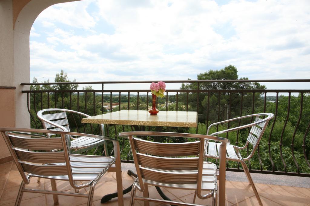 Apartments Neda - Porec South Phòng bức ảnh