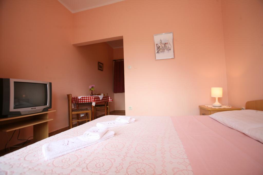 Apartments Neda - Porec South Phòng bức ảnh
