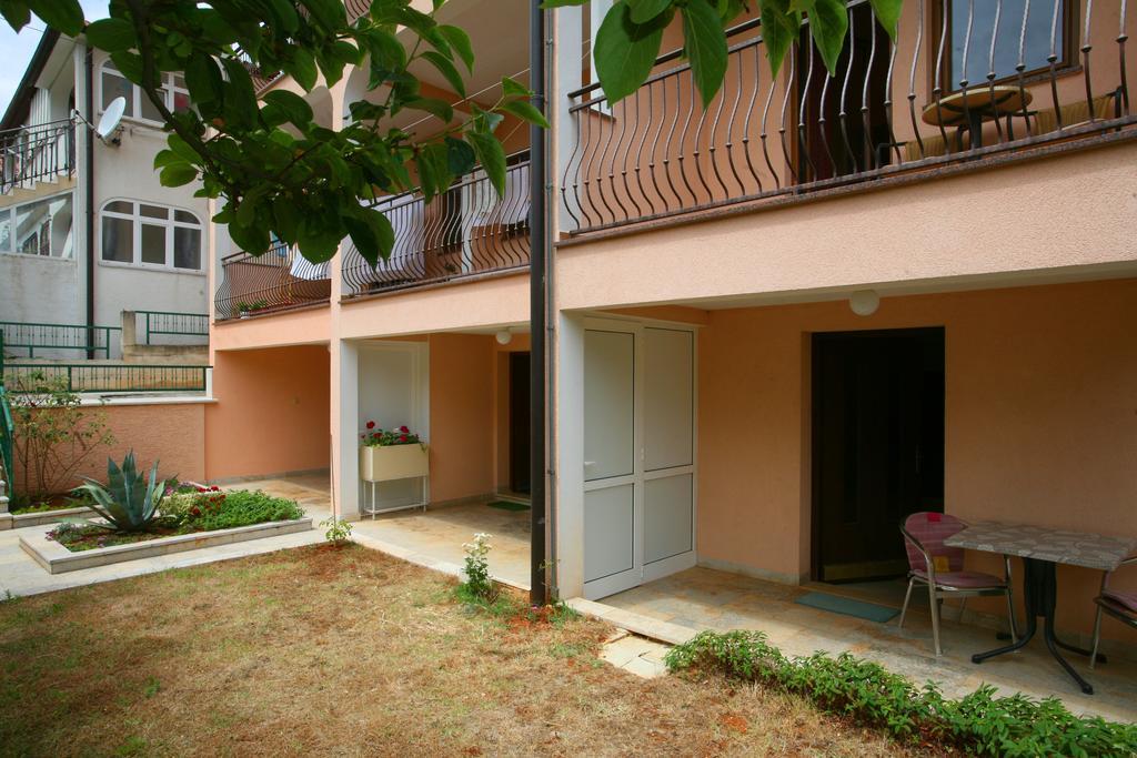 Apartments Neda - Porec South Phòng bức ảnh