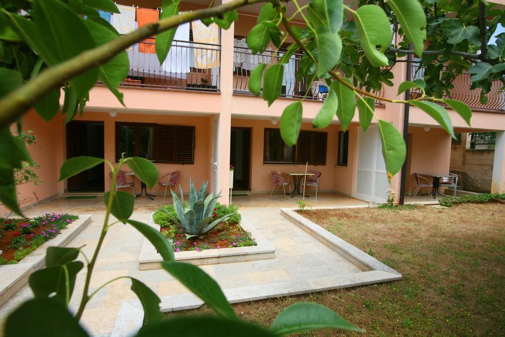 Apartments Neda - Porec South Phòng bức ảnh