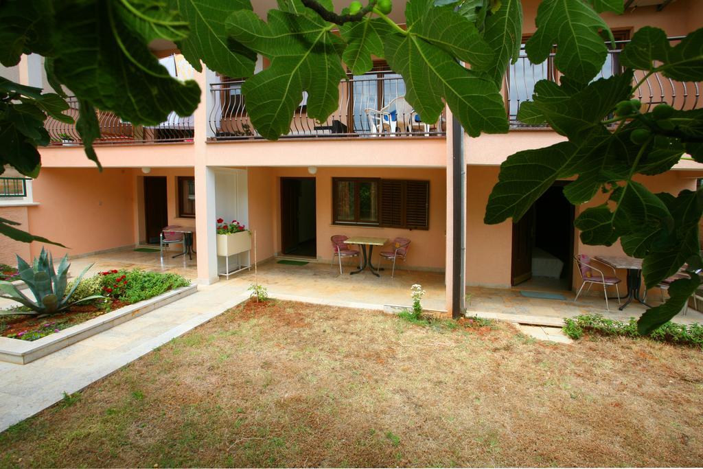 Apartments Neda - Porec South Phòng bức ảnh